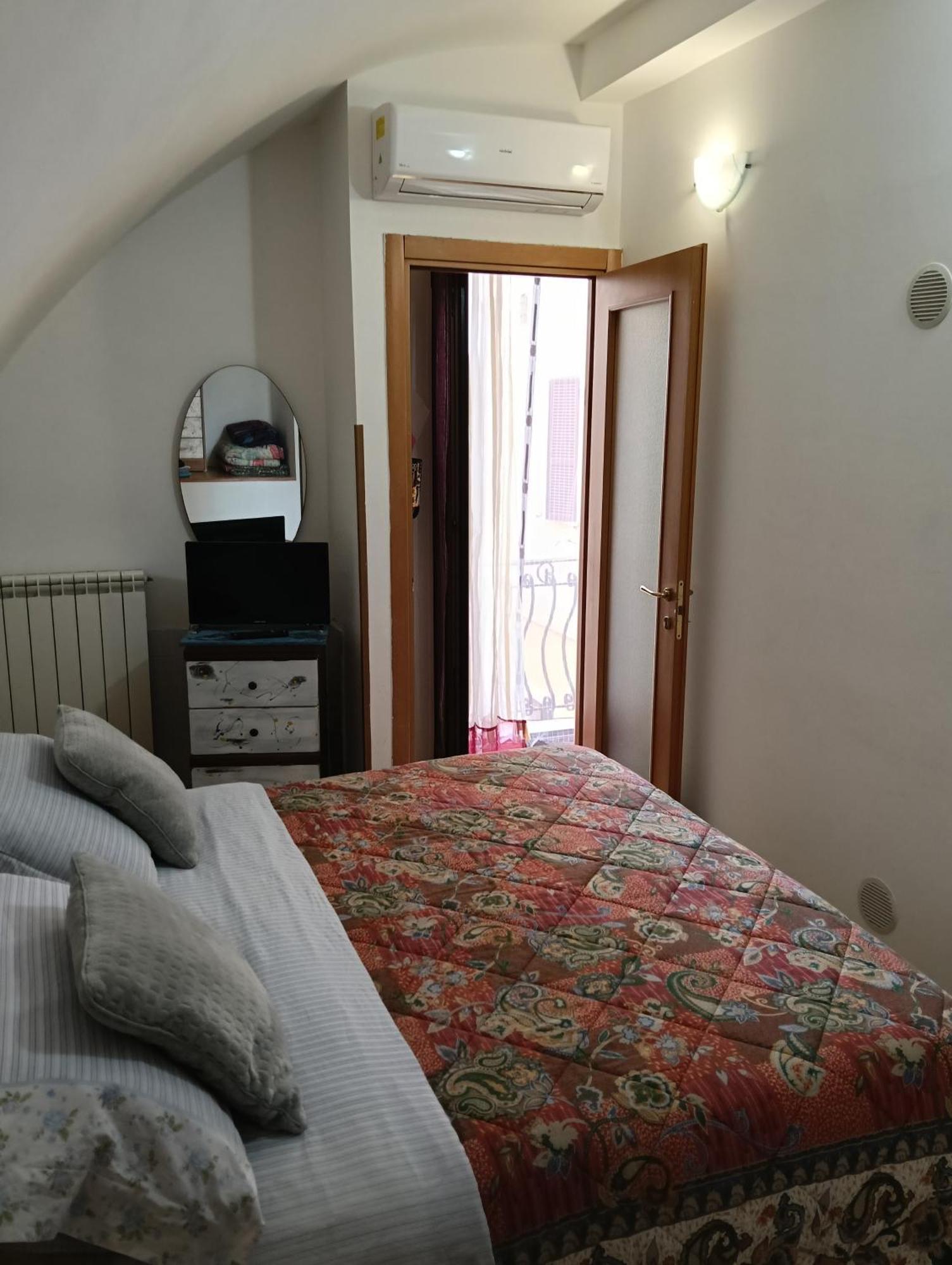 Little Art House Apartment Gaeta Exterior foto